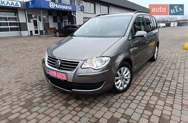 Мінівен Volkswagen Touran 2008 в Сарнах