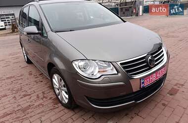 Мінівен Volkswagen Touran 2008 в Сарнах