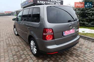 Мінівен Volkswagen Touran 2008 в Сарнах