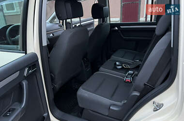Мінівен Volkswagen Touran 2014 в 