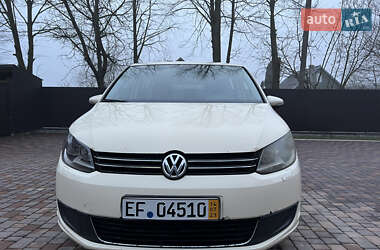 Мінівен Volkswagen Touran 2014 в 