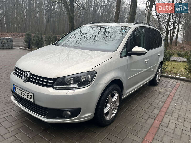 Минивэн Volkswagen Touran 2012 в 