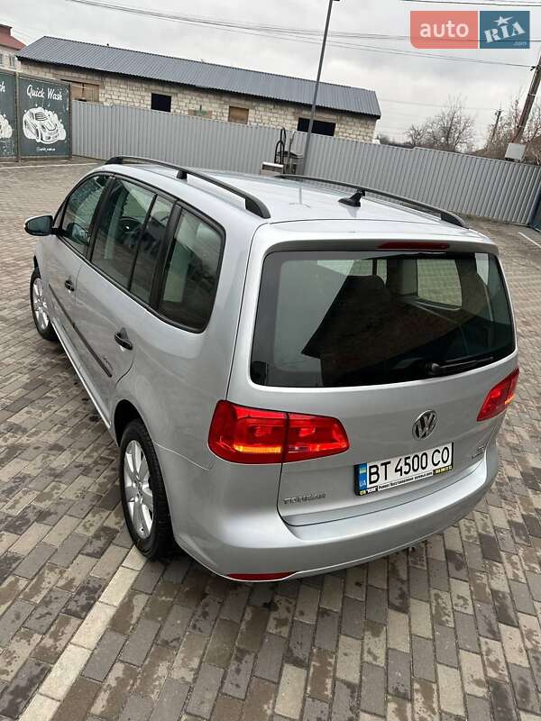 Минивэн Volkswagen Touran 2012 в Ичне