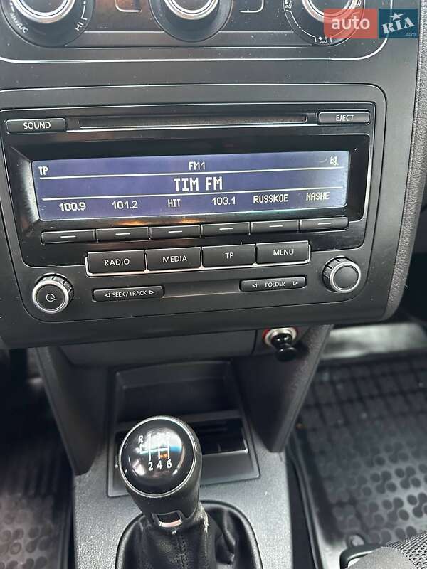 Минивэн Volkswagen Touran 2012 в Ичне