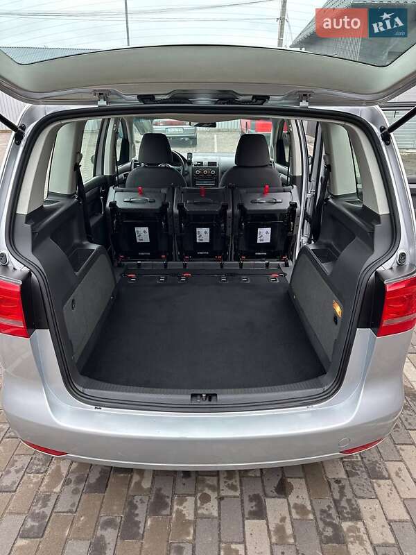 Минивэн Volkswagen Touran 2012 в Ичне