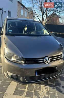 Мінівен Volkswagen Touran 2011 в Івано-Франківську