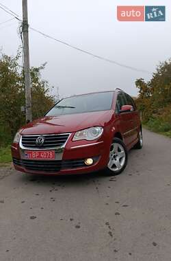 Мінівен Volkswagen Touran 2007 в Луцьку