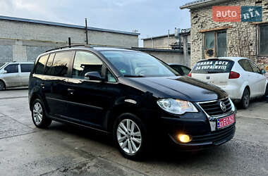 Минивэн Volkswagen Touran 2009 в Ровно