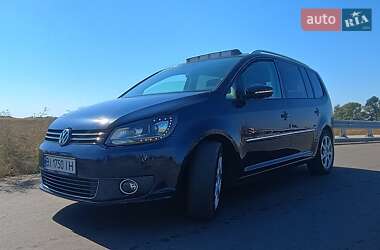 Мінівен Volkswagen Touran 2013 в 