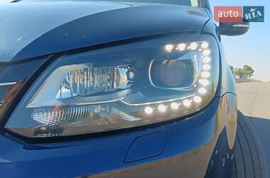Мінівен Volkswagen Touran 2013 в 