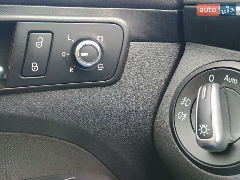 Мінівен Volkswagen Touran 2013 в Полтаві фото 13 Мінівен Volkswagen Touran 2013 в Полтаві