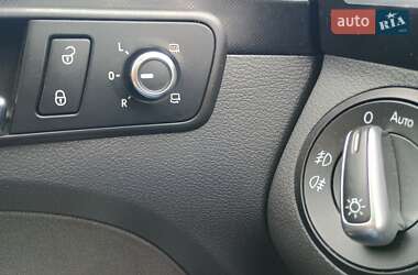 Мінівен Volkswagen Touran 2013 в 