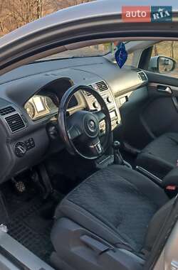 Минивэн Volkswagen Touran 2011 в 