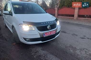 Мінівен Volkswagen Touran 2010 в Луцьку