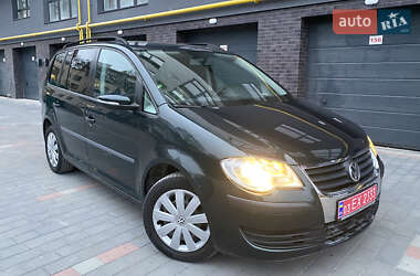 Мінівен Volkswagen Touran 2010 в Тернополі