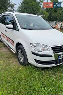 Минивэн Volkswagen Touran 2009 в Коростене