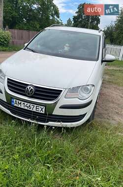 Минивэн Volkswagen Touran 2009 в Коростене