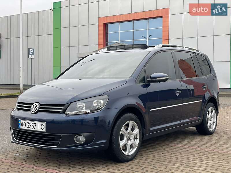 Минивэн Volkswagen Touran 2010 в Виноградове