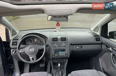 Минивэн Volkswagen Touran 2010 в Виноградове