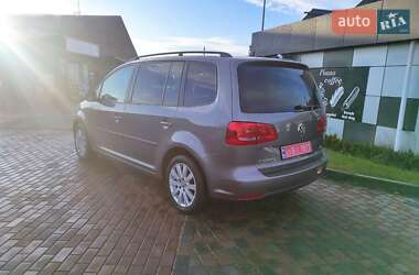 Мінівен Volkswagen Touran 2010 в Сарнах