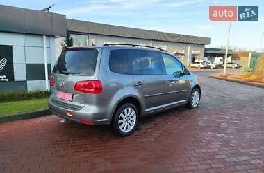 Мінівен Volkswagen Touran 2010 в Сарнах