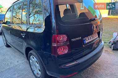 Мінівен Volkswagen Touran 2008 в Києві