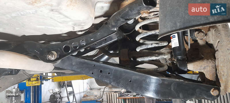 Минивэн Volkswagen Touran 2011 в Хотине