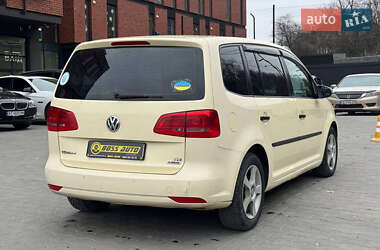 Мінівен Volkswagen Touran 2015 в Чернівцях