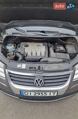 Минивэн Volkswagen Touran 2009 в 