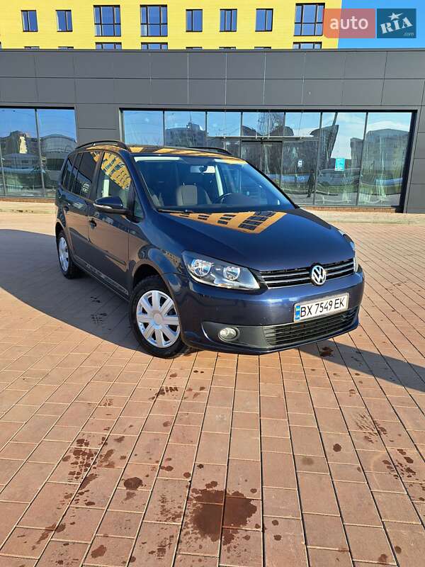 Минивэн Volkswagen Touran 2011 в Нетешине