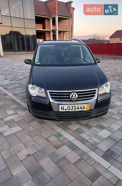 Мінівен Volkswagen Touran 2009 в Тячеві