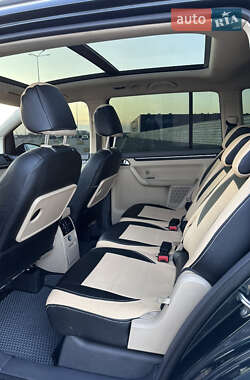 Минивэн Volkswagen Touran 2010 в 