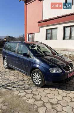 Мінівен Volkswagen Touran 2005 в Вижниці