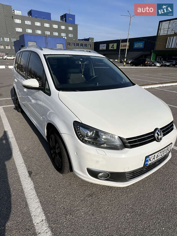 Минивэн Volkswagen Touran 2011 в Киеве