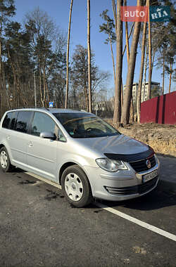 Минивэн Volkswagen Touran 2008 в Житомире