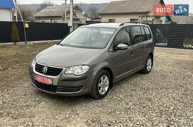 Мінівен Volkswagen Touran 2010 в Надвірній