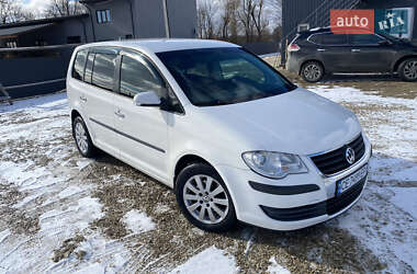 Мінівен Volkswagen Touran 2008 в Буденці