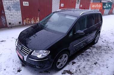 Минивэн Volkswagen Touran 2010 в Киеве