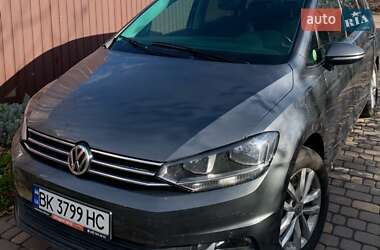 Универсал Volkswagen Touran 2016 в Вараше