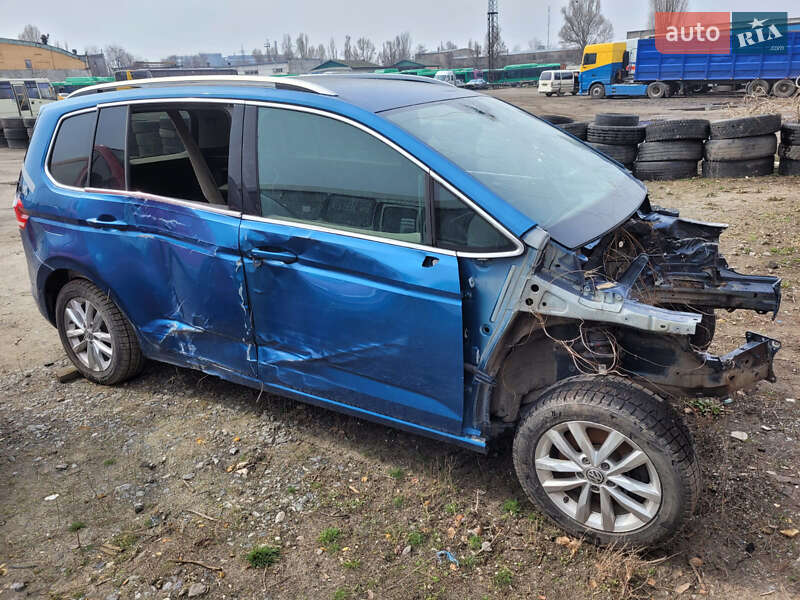 Микровэн Volkswagen Touran 2016 в Днепре
