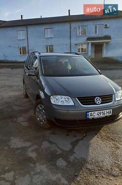 Минивэн Volkswagen Touran 2003 в Киверцах