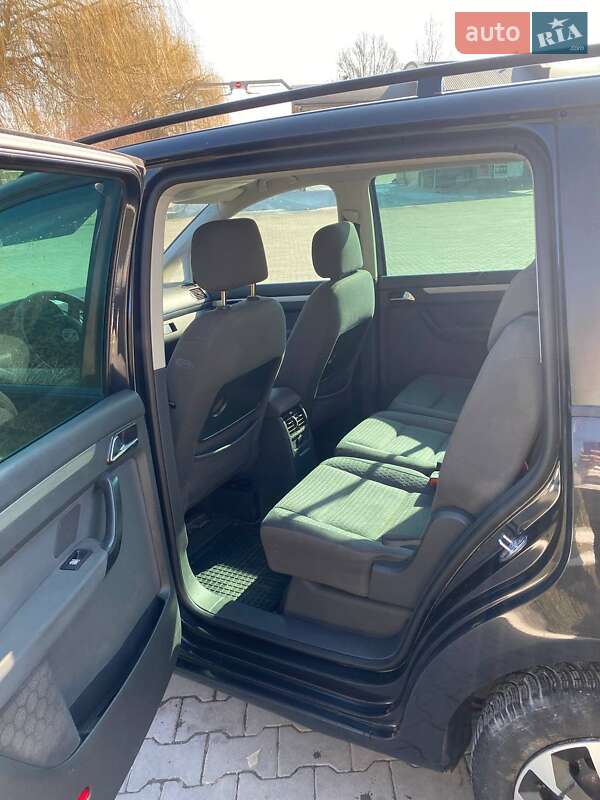 Минивэн Volkswagen Touran 2004 в Подволочиске