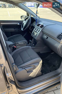Минивэн Volkswagen Touran 2010 в 