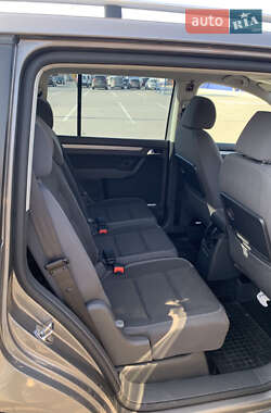 Минивэн Volkswagen Touran 2010 в 