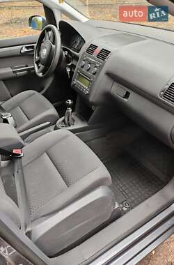Минивэн Volkswagen Touran 2004 в 
