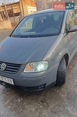 Минивэн Volkswagen Touran 2005 в Черновцах