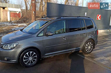 Мінівен Volkswagen Touran 2013 в 