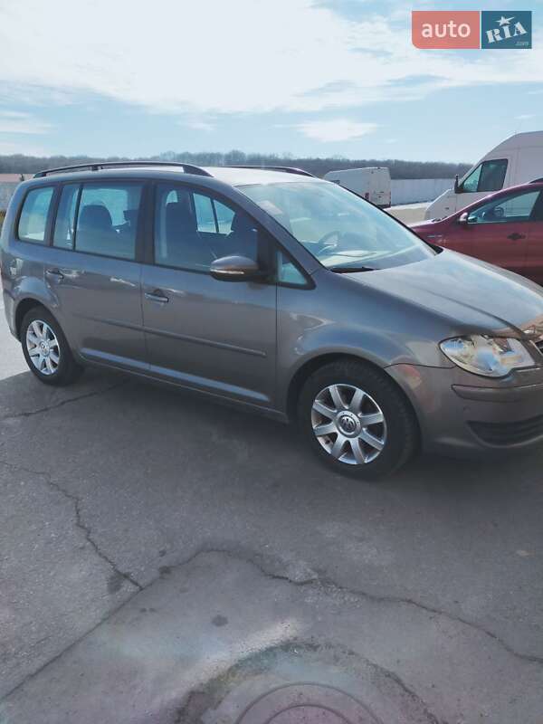 Минивэн Volkswagen Touran 2009 в Виннице