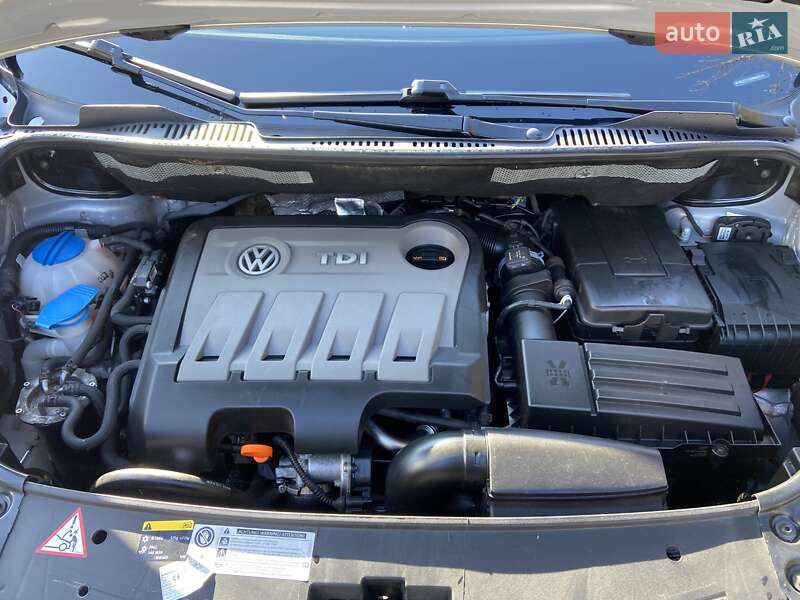 Мінівен Volkswagen Touran 2013 в Львові