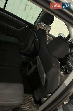 Минивэн Volkswagen Touran 2007 в 